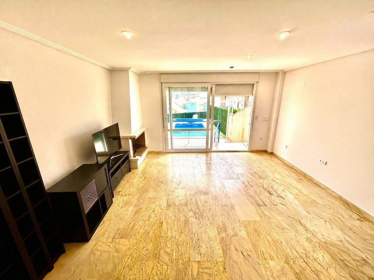 Town House for Sale in Costa Blanca Cabo Roig, Alicante 4