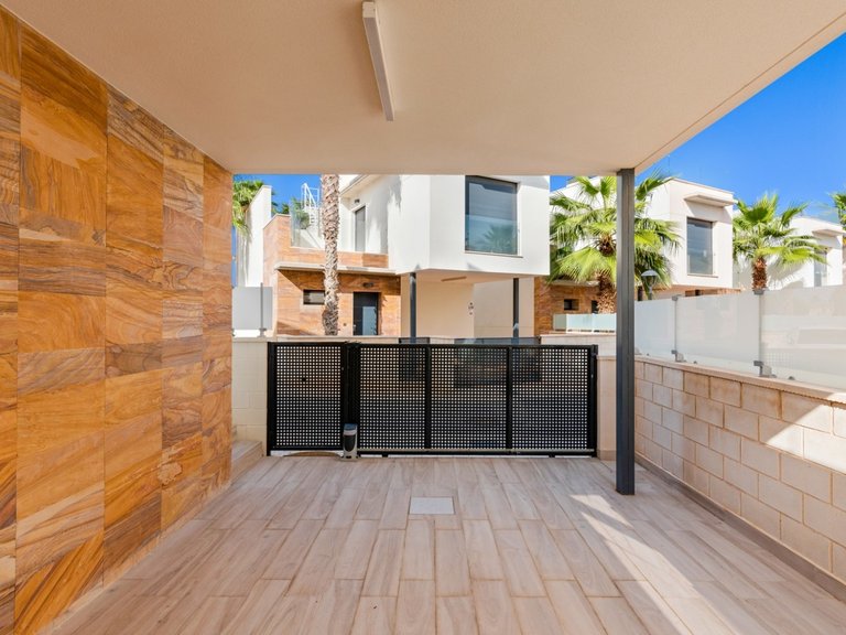 Villa for Sale in Cabo Roig, Alicante 29