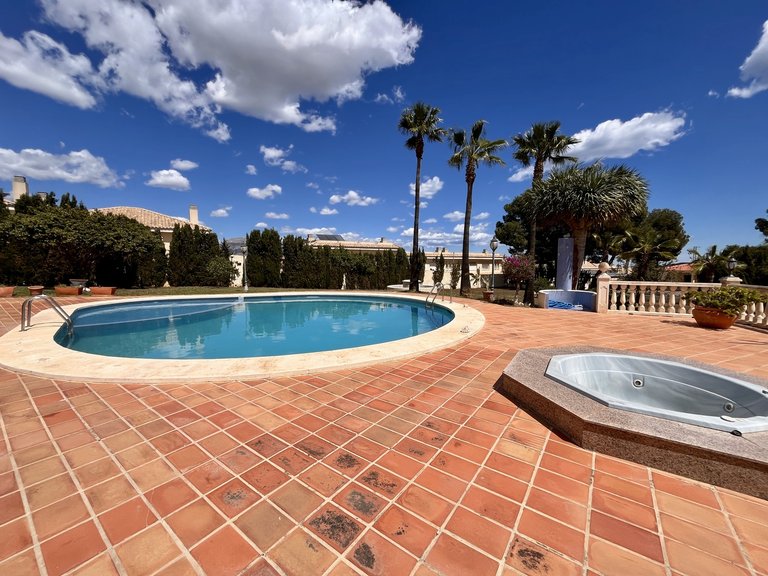 Villa for Sale in La Nucia, Alicante 39