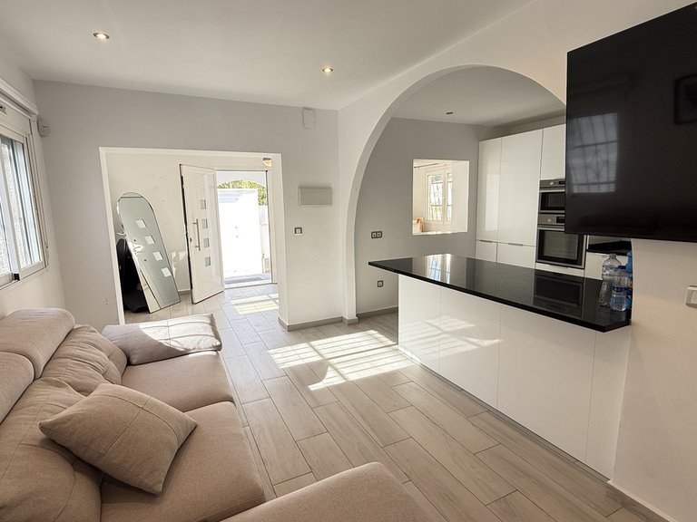 Villa for Sale in Villamartin, Alicante 41