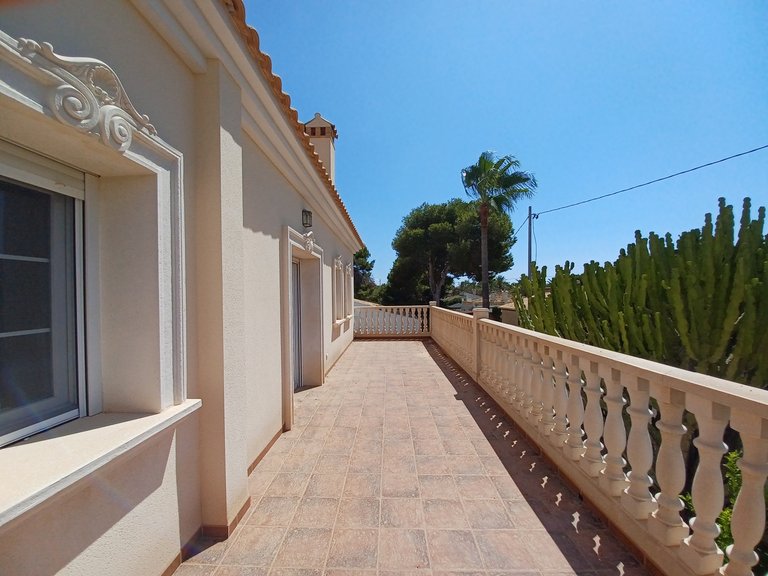 Villa for Sale in Cabo Roig, Alicante 28