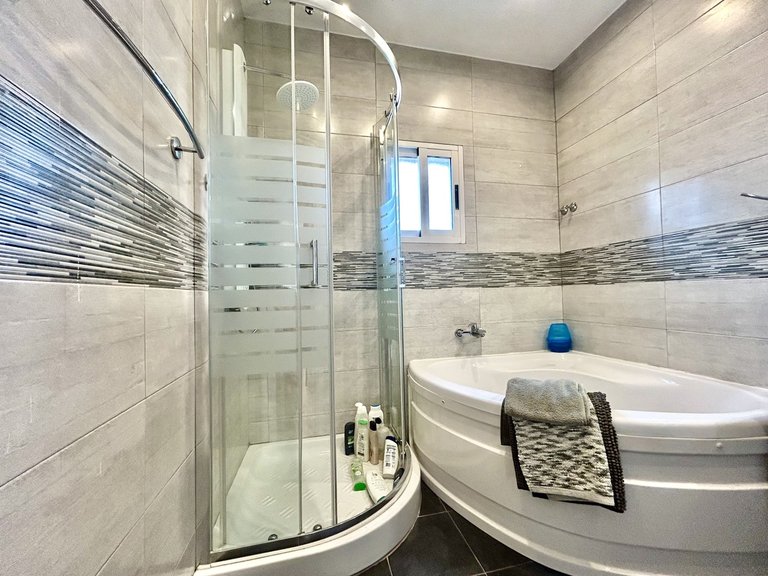 Villa for Sale in Villamartin, Alicante 13
