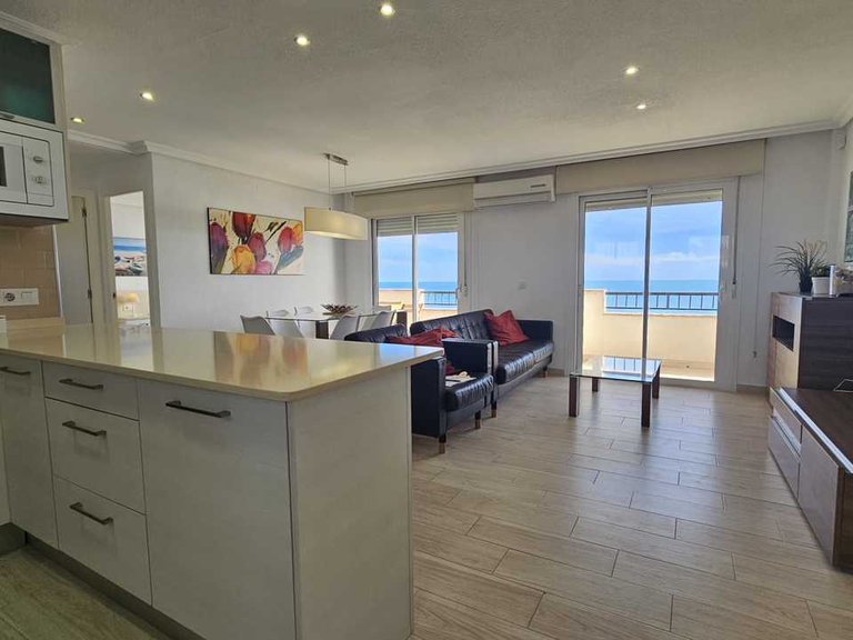 Apartment for Sale in Costa Blanca Mil Palmeras, Alicante 4