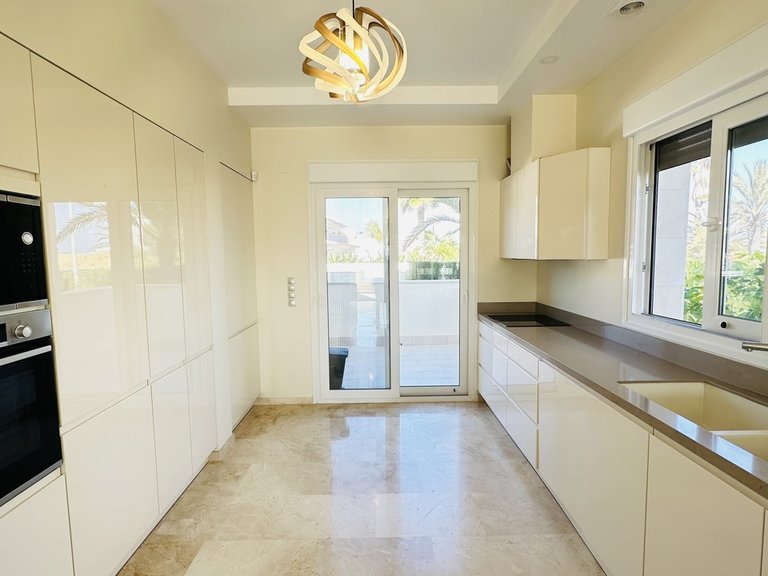 Villa for Sale in La Zenia, Alicante 17