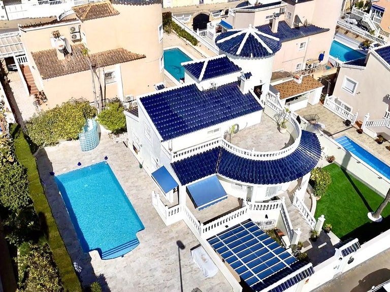 Villa for Sale in Inland Pinar De Campoverde, Alicante 2