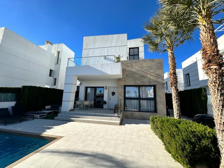 Villa for Sale in Ciudad Quesada, Alicante 4