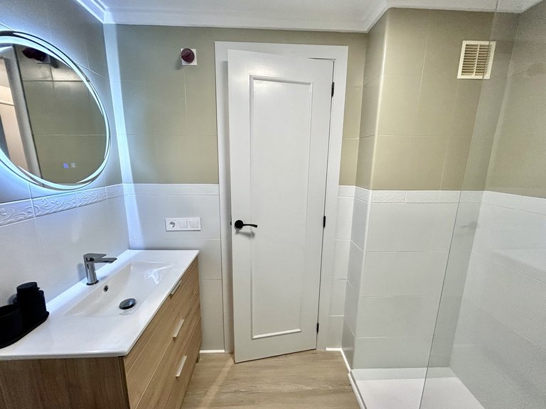 Apartment for Sale in Torrevieja, Alicante 15