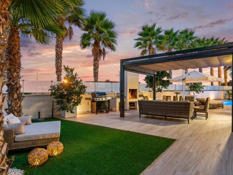 Villa for Sale in Cabo Roig, Alicante 15