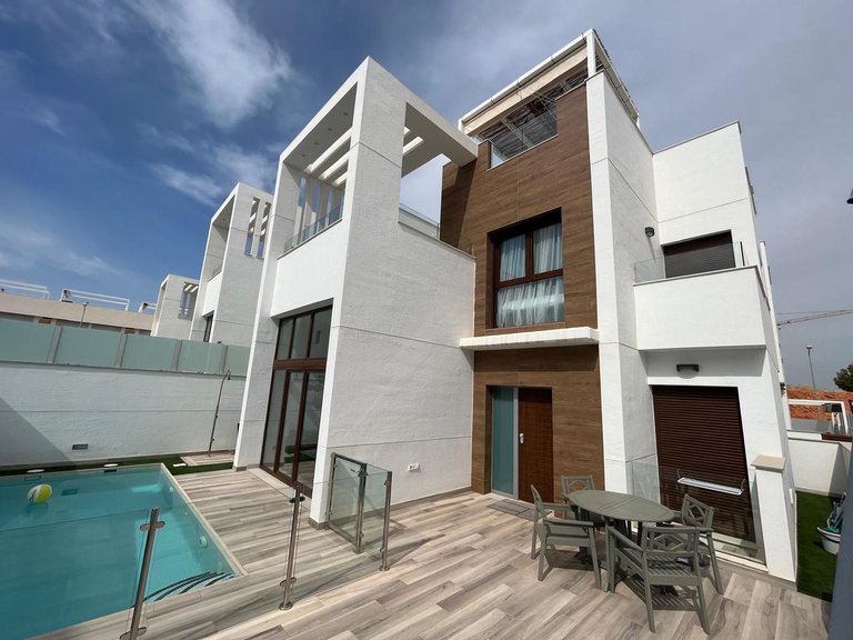 Villa for Sale in Los Balcones, Los Balcones, Torrevieja, Alicante 26