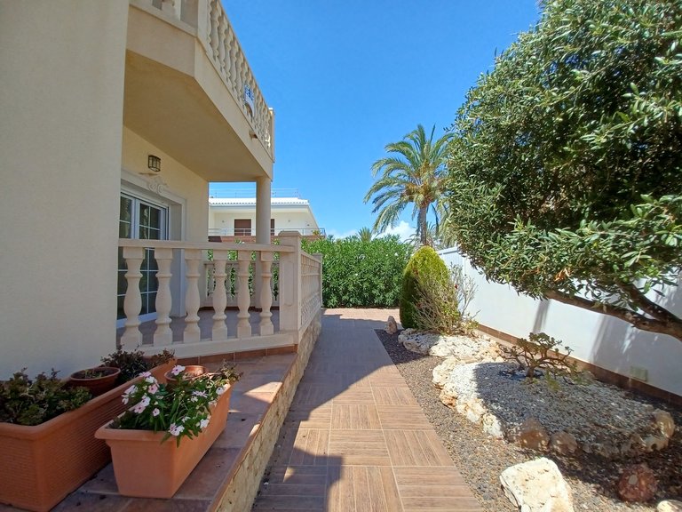 Villa for Sale in Cabo Roig, Alicante 5