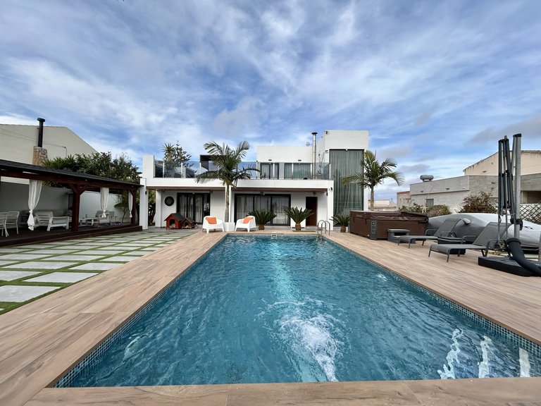 Villa for Sale in Costa Blanca Los Balcones, Alicante 3