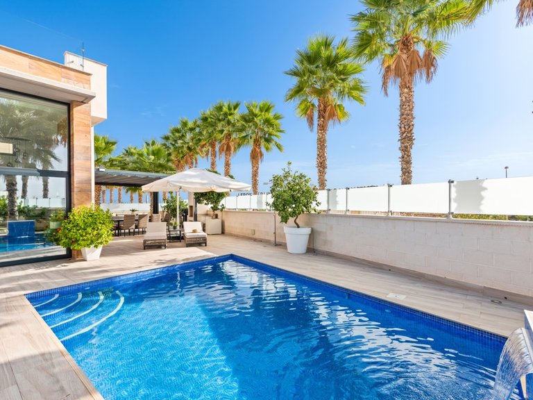 Villa for Sale in Cabo Roig, Alicante 2