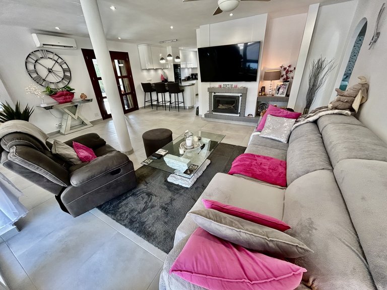 Villa for Sale in Costa Blanca Cabo Roig, Alicante 7