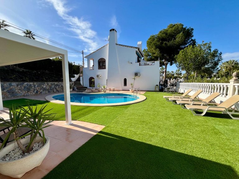 Villa for Sale in Costa Blanca Villamartin, Alicante 4