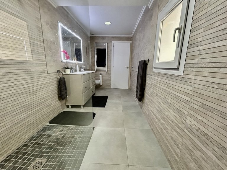 Villa for Sale in Costa Blanca Cabo Roig, Alicante 31