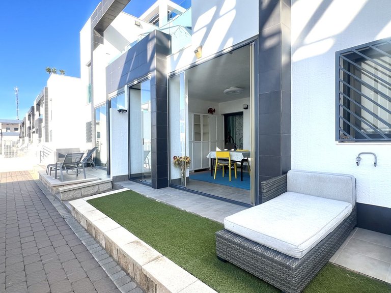 Apartment for Sale in Costa Blanca La Zenia, Alicante 1