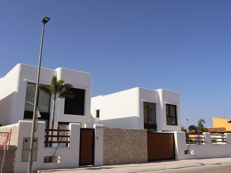 Villa for Sale in Alfas Del Pi, Alicante 28