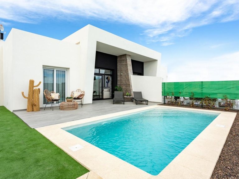 Villa for Sale in Algorfa, Alicante 1