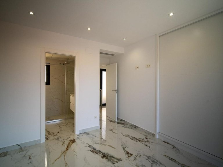 Villa for Sale in La Nucia, Alicante 19