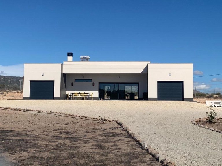 Villa for Sale in Pinoso, Alicante 4