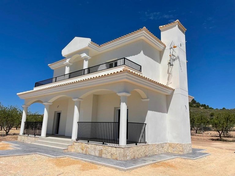 Villa for Sale in Pinoso, Alicante 9