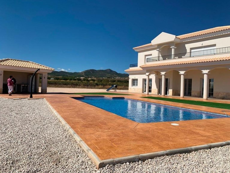 Villa for Sale in Pinoso, Alicante 2