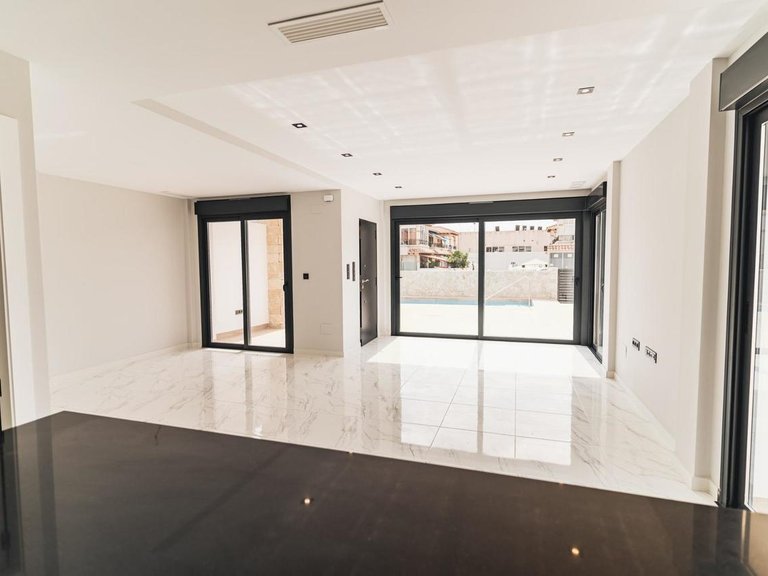 Villa for Sale in Orihuela Costa, Alicante 10