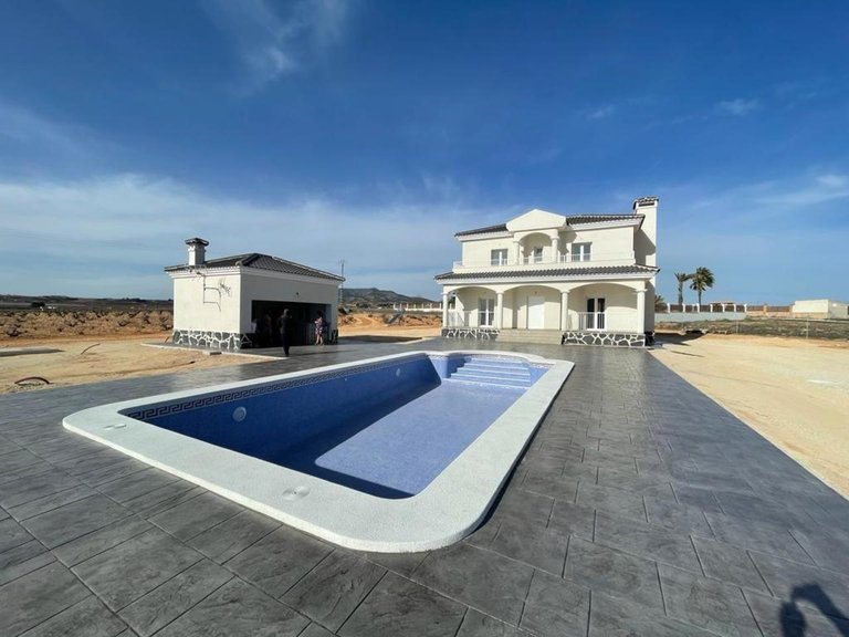 Villa for Sale in Pinoso, Alicante 3