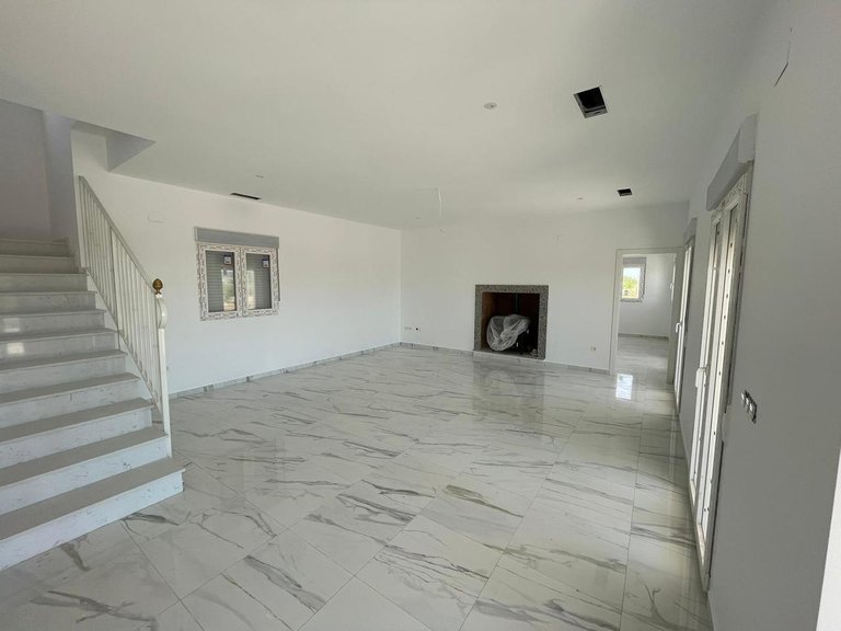Villa for Sale in Pinoso, Alicante 3