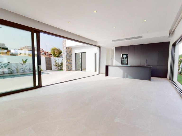 Villa for Sale in Los Alcazares, Murcia 9