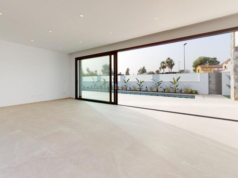 Villa for Sale in Los Alcazares, Murcia 10