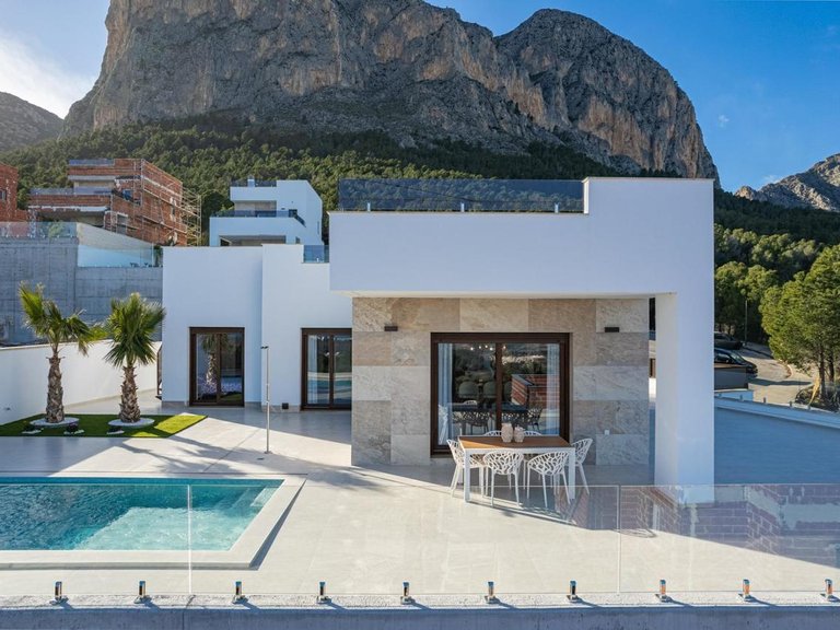 Villa for Sale in Polop, Alicante 2