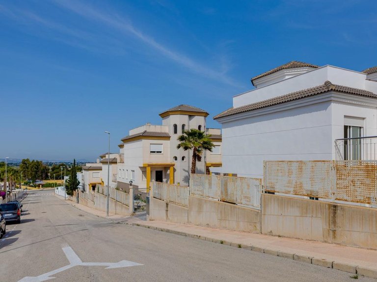 Villa for Sale in San Fulgencio, Alicante 45