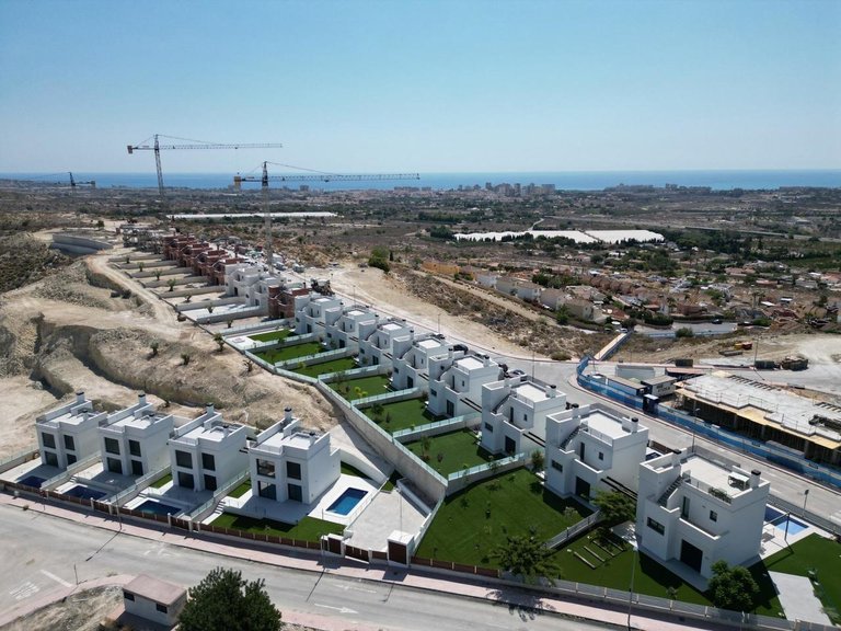 Villa for Sale in Mutxamel, Alicante 2