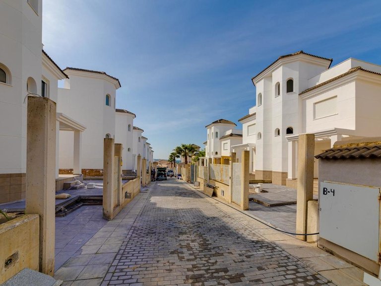 Villa for Sale in San Fulgencio, Alicante 40