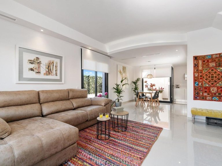 Villa for Sale in Los Montesinos, Alicante 5