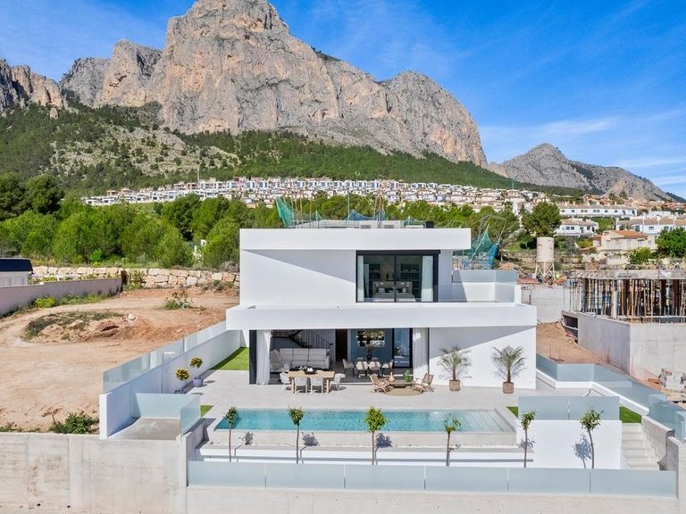 Villa for Sale in Polop, Alicante 10