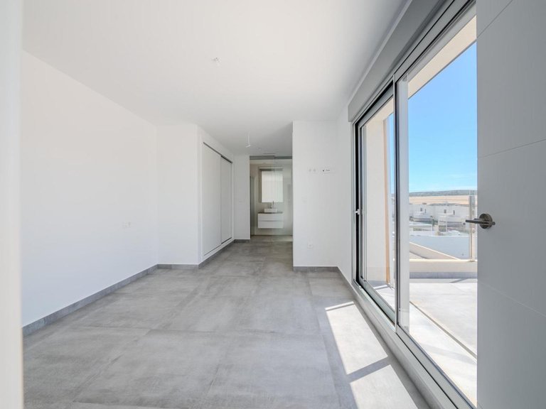 Villa for Sale in Algorfa, Alicante 28