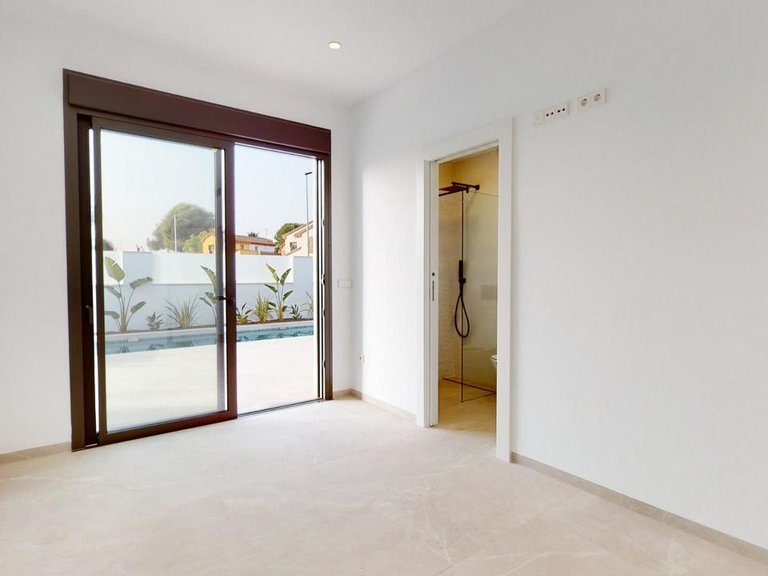 Villa for Sale in Los Alcazares, Murcia 14