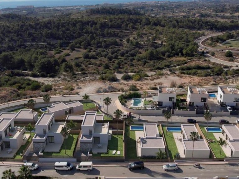Villa for Sale in Finestrat, Alicante 3