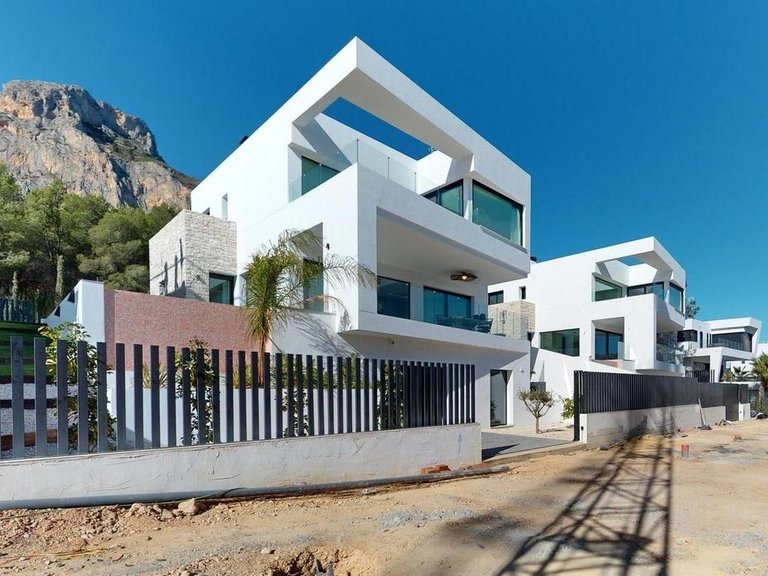 Villa for Sale in Polop, Alicante 3