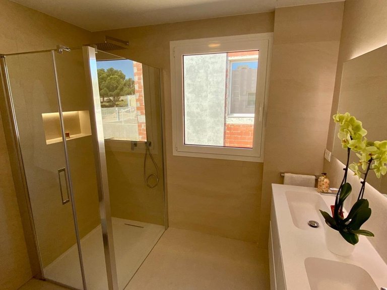 Villa for Sale in Finestrat, Alicante 32