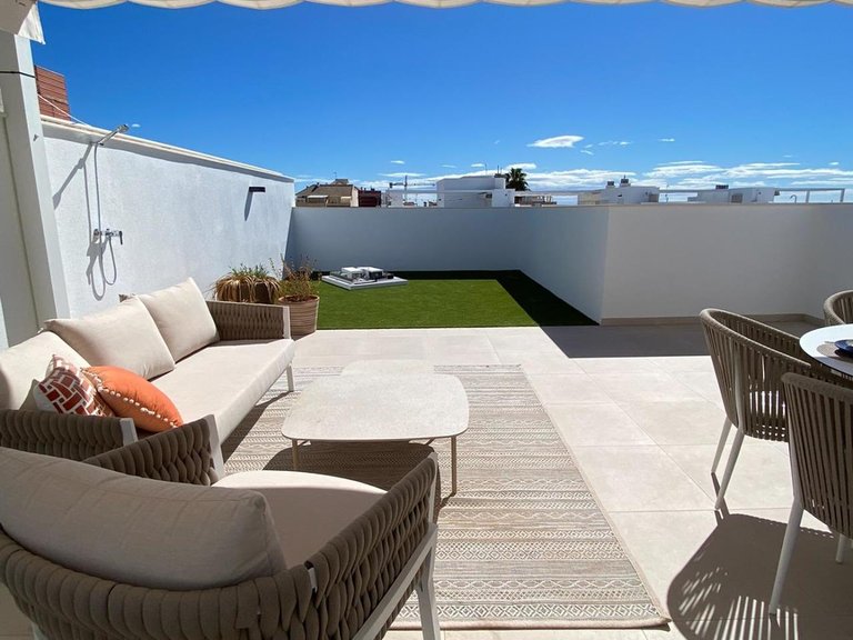 Villa for Sale in Pilar De La Horadada, Alicante 5