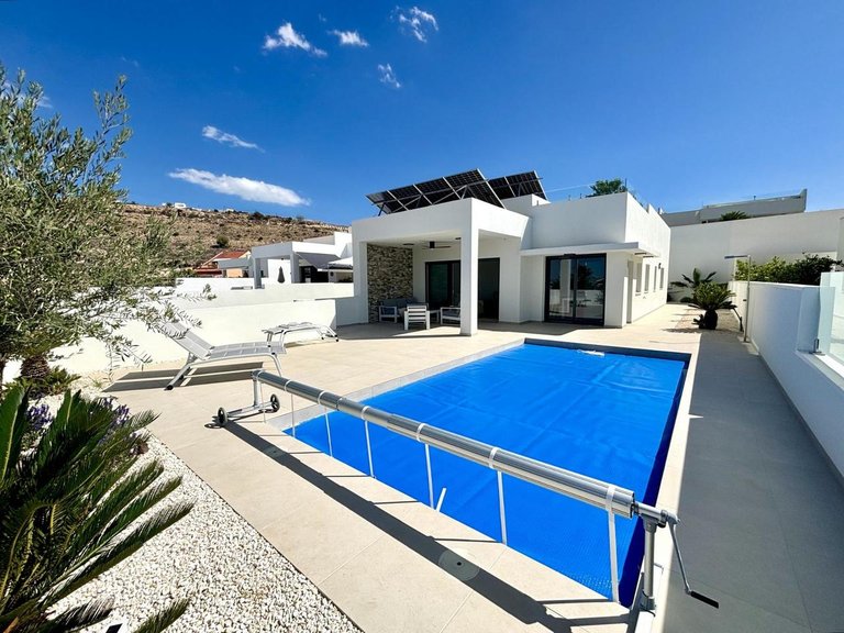 Villa for Sale in Rojales, Alicante 1