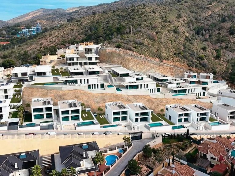 Villa for Sale in Benidorm, Alicante 2