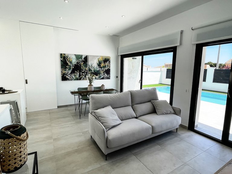 Villa for Sale in Pinar De Campoverde, Alicante 13