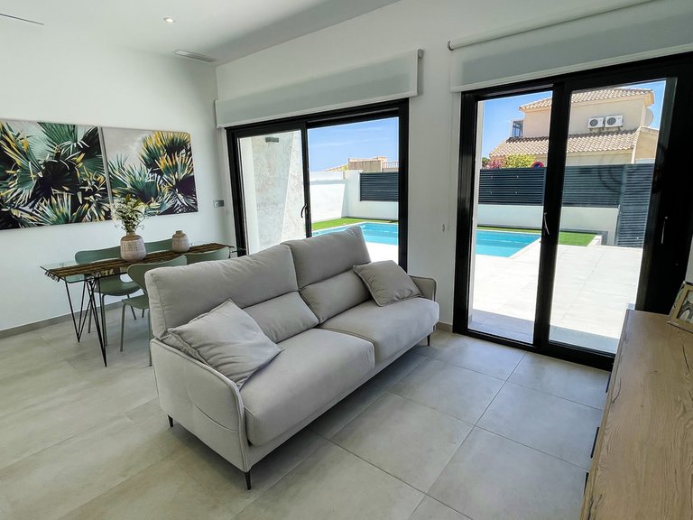 Villa for Sale in Pinar De Campoverde, Alicante 15