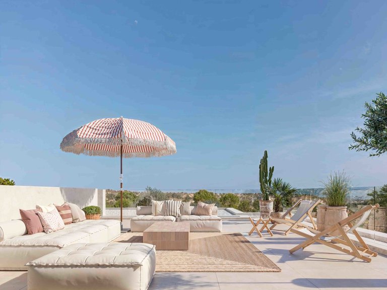 Villa for Sale in Las Colinas Golf Resort, Alicante 13