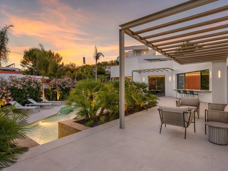 Villa for Sale in Las Colinas Golf Resort, Alicante 19