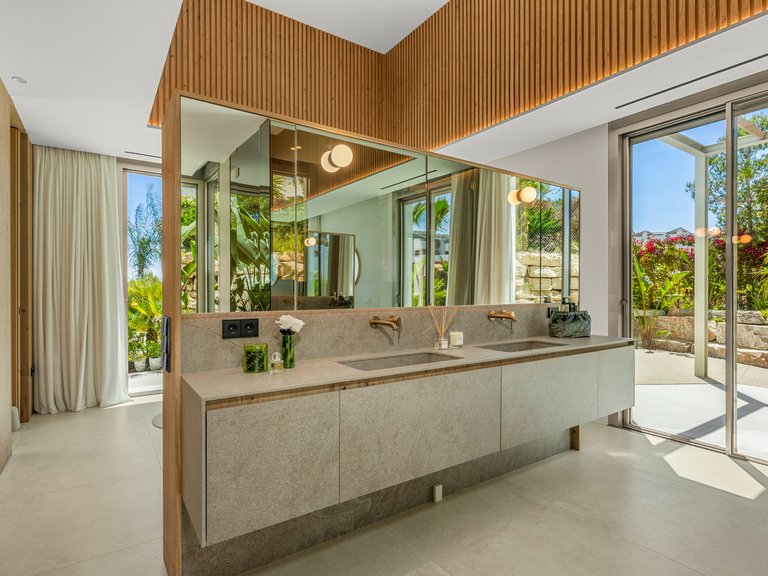Villa for Sale in Las Colinas Golf Resort, Alicante 23